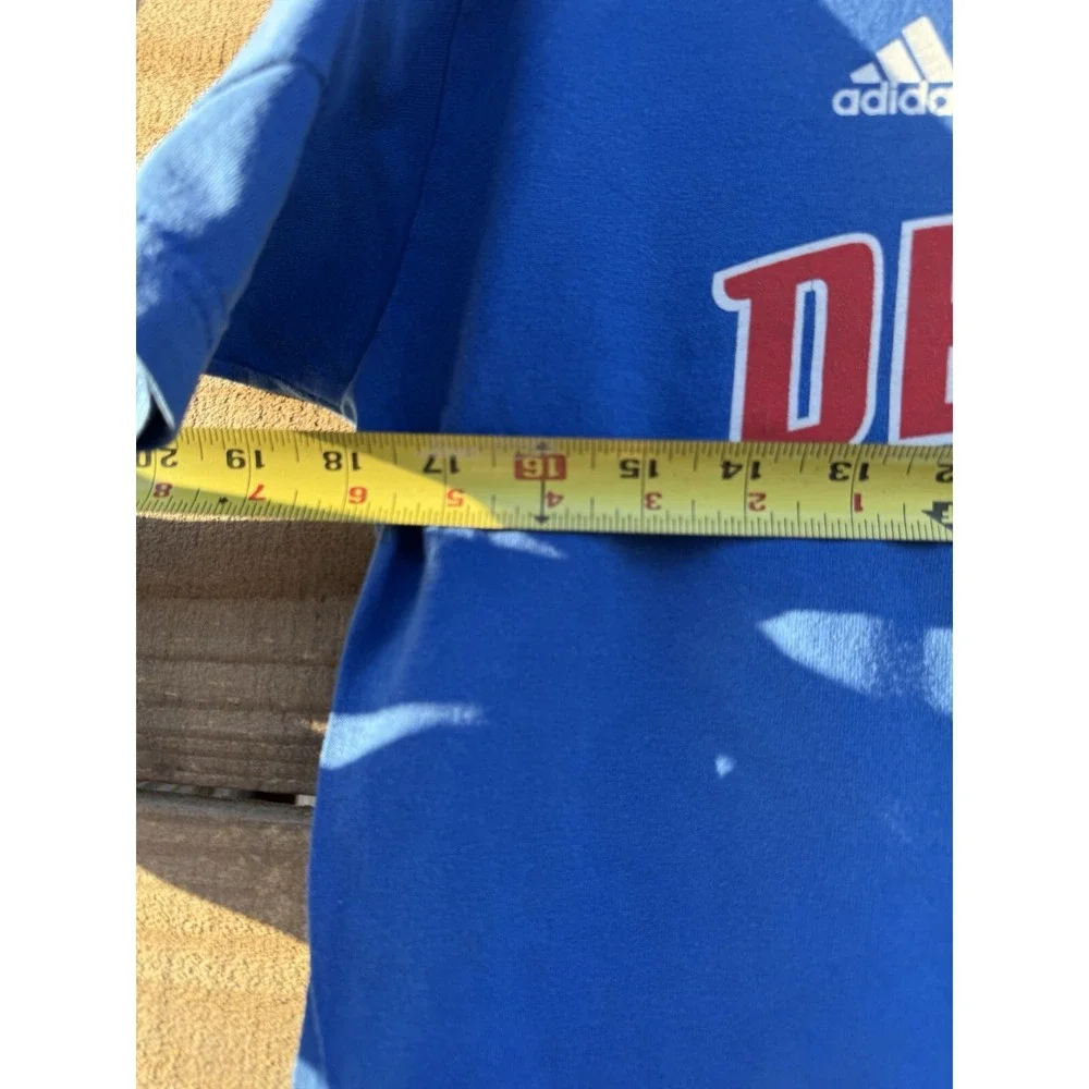 Vintage Adidas Detroit Iverson #1 Youth Size Large T-shirt Detroit Pistons NBA‎